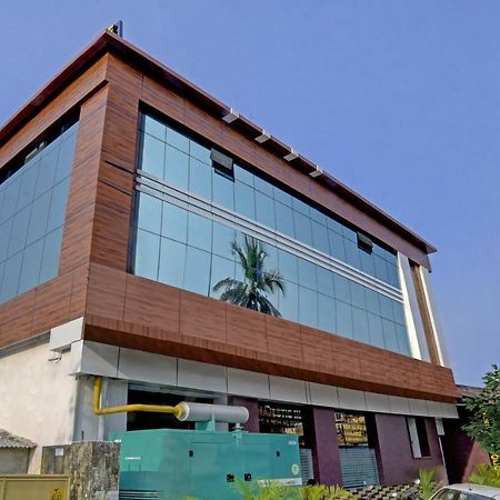 Treebo Trip Majestic Inn Thampanoor Thiruvananthapuram Exteriör bild