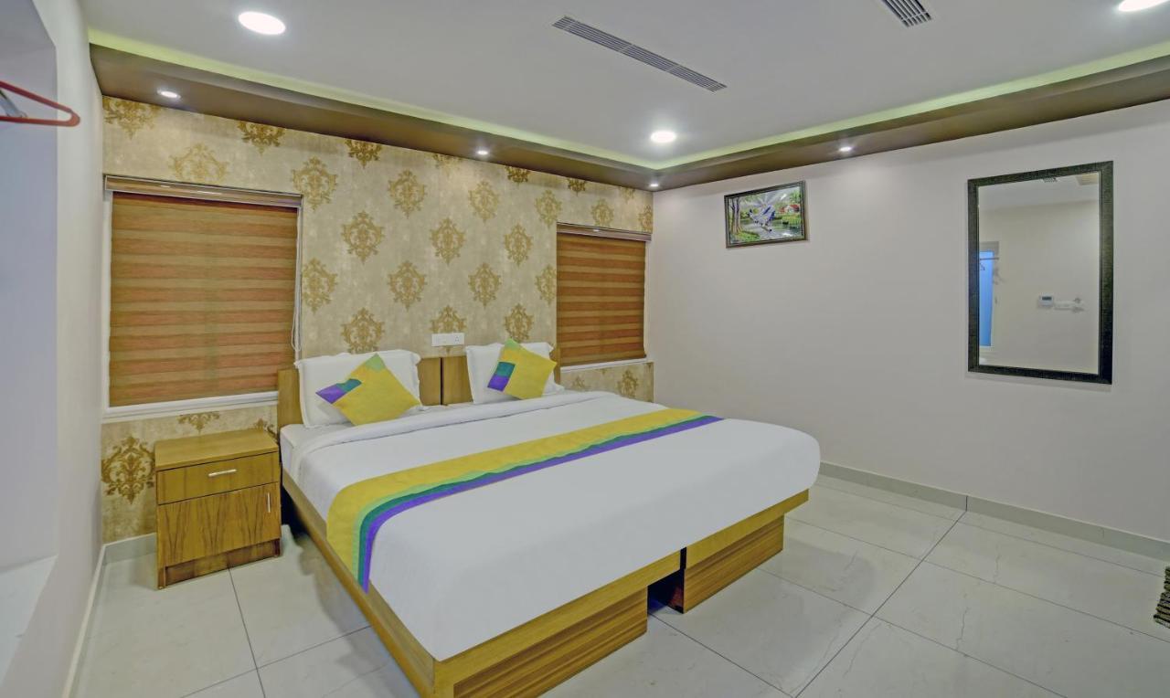 Treebo Trip Majestic Inn Thampanoor Thiruvananthapuram Exteriör bild