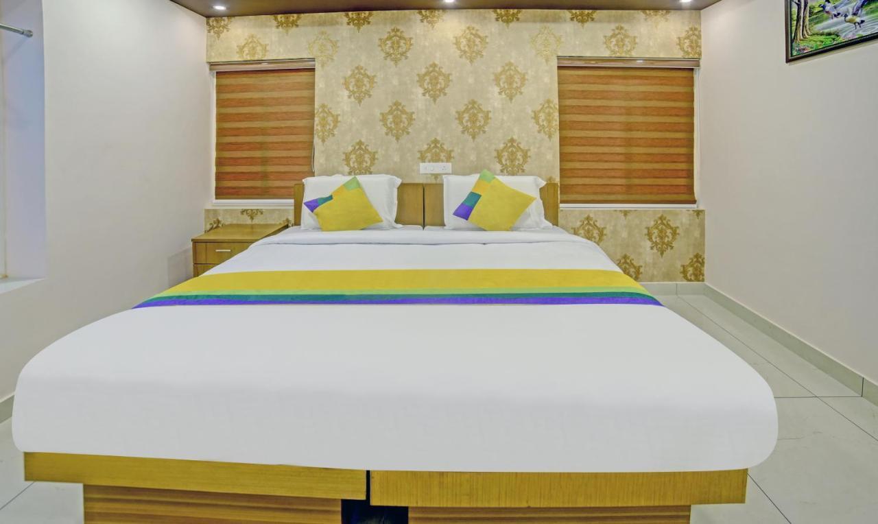 Treebo Trip Majestic Inn Thampanoor Thiruvananthapuram Exteriör bild