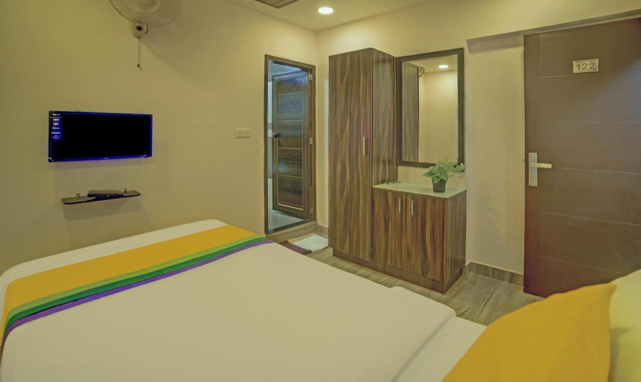 Treebo Trip Majestic Inn Thampanoor Thiruvananthapuram Exteriör bild