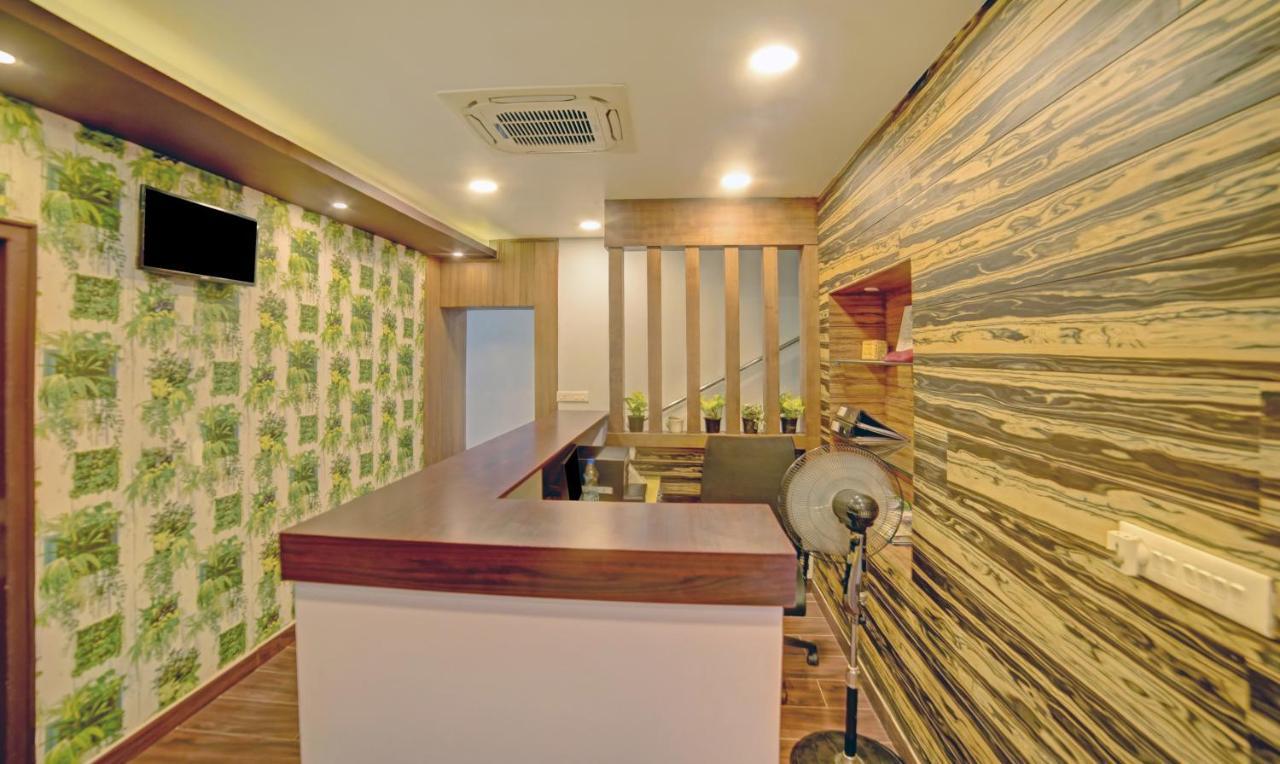 Treebo Trip Majestic Inn Thampanoor Thiruvananthapuram Exteriör bild
