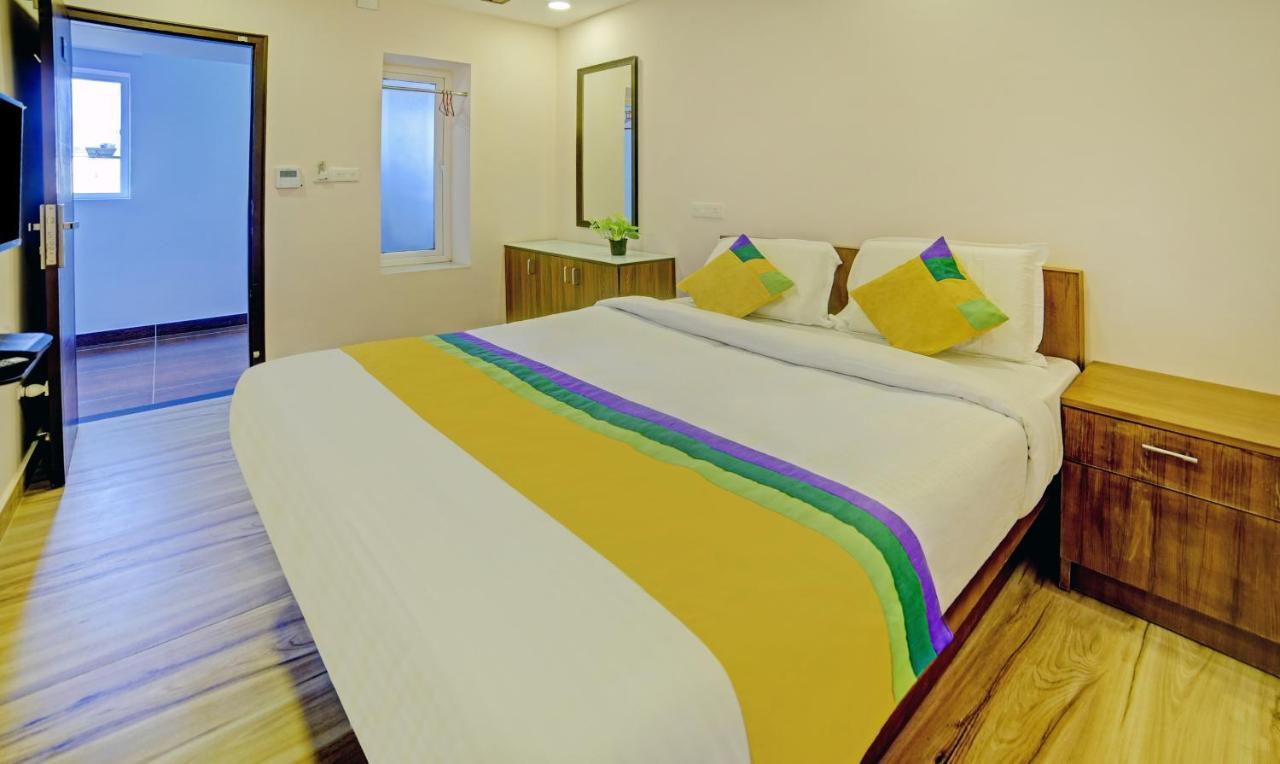 Treebo Trip Majestic Inn Thampanoor Thiruvananthapuram Exteriör bild